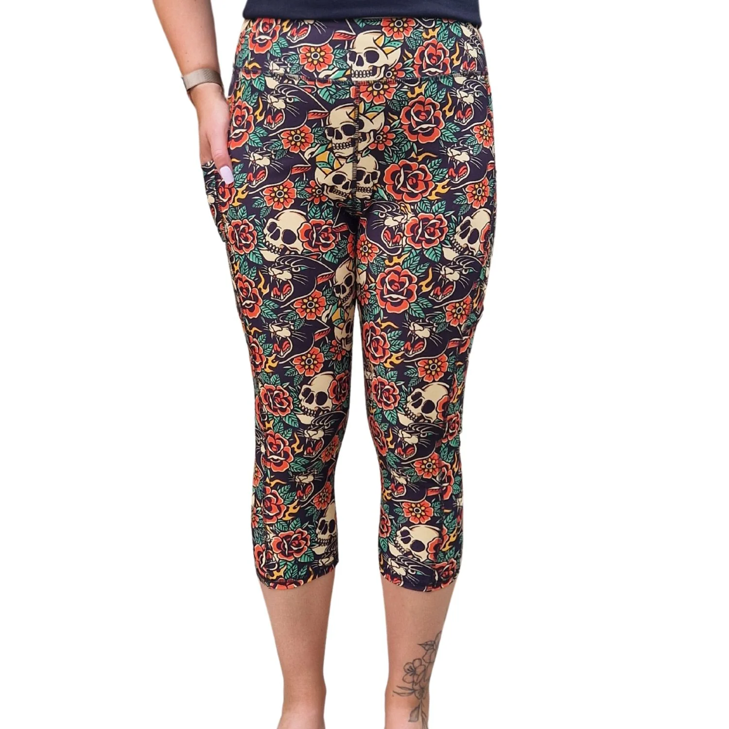 SCULPT Yoga Capri Leggings - Old School Tat - Image 2