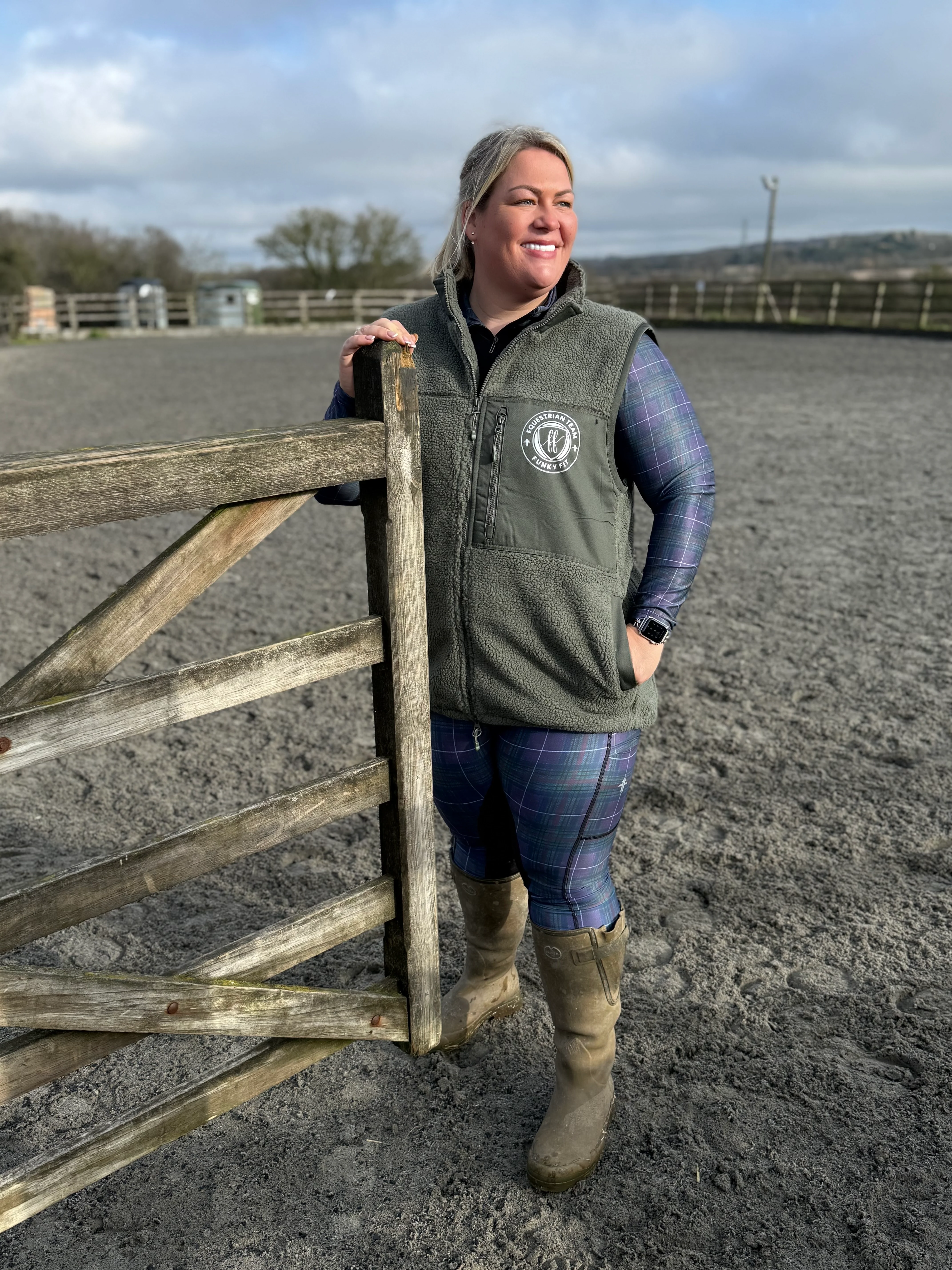 Heritage Fleece Gilet - Dark Olive - Image 4